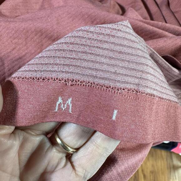 Lululemon shirt mens medium M  long sleeve metal vent tech athletic running - Picture 4 of 5